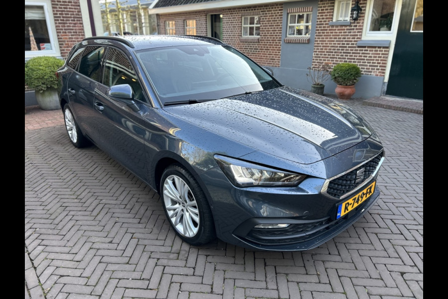 Seat Leon Sportstourer 1.0 TSI 110pk StyleBns Int Camera, Navi, 17" LMV, NL-auto