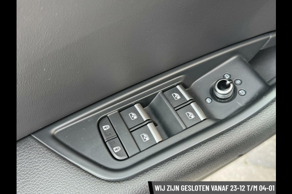 Audi A4 Avant 35 TFSI S-line Automaat | Navi | Privacy glass | Zwart optiek | Parkeersensoren voor en achter | Digitale dashboard | Stoe