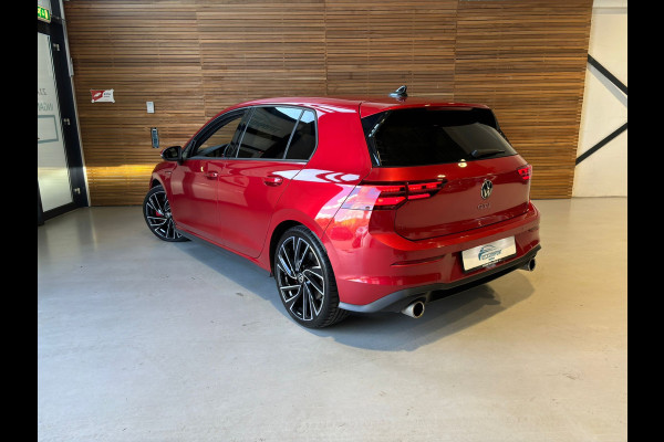 Volkswagen Golf 2.0 TSI GTI Performance | Clubsport tuning 300PK | Dealer onderhouden | Camera | IQ LED | Carplay | Kings RED |