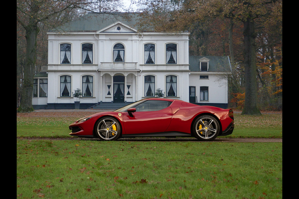 Ferrari 296 GTB 3.0 V6 | New Car | Daytona Racing Seats | Lift | Pass. Display | JBL | Rosso Mugello