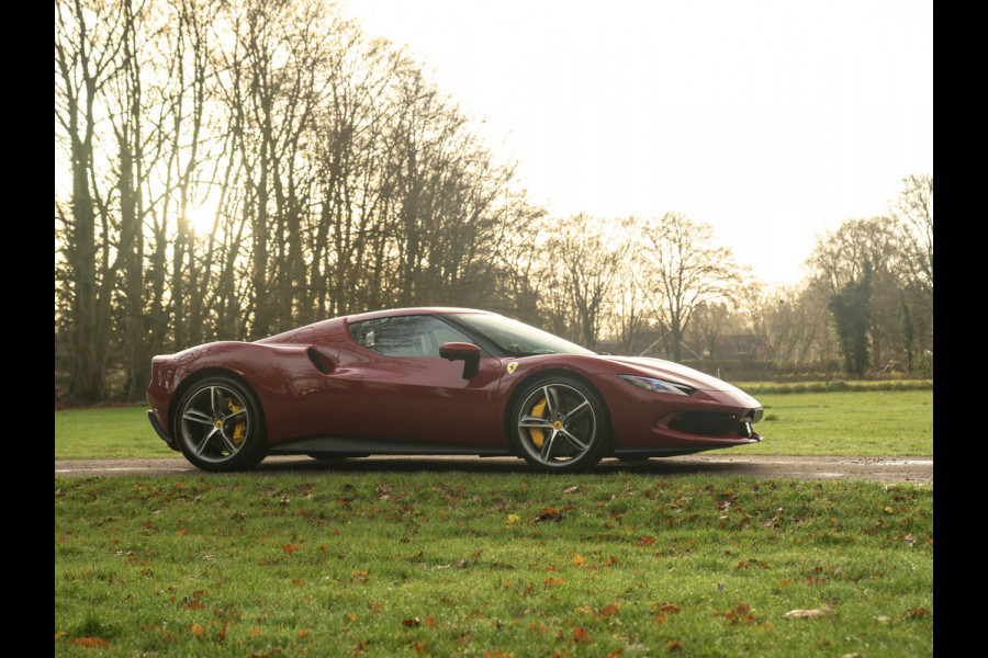 Ferrari 296 GTB 3.0 V6 | New Car | Daytona Racing Seats | Lift | Pass. Display | JBL | Rosso Mugello