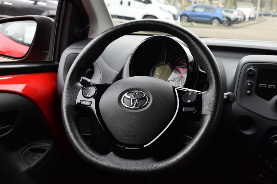 Toyota Aygo 1.0 VVT-i x-fun