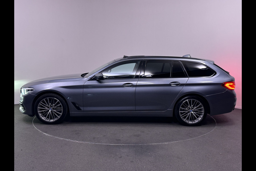 BMW 5 Serie Touring 530i Sportline 252pk | Panodak | Luxe Lederen comfortstoelen Memory | Head-up Display | Carplay | 360 Camera | Stoelventilatie |