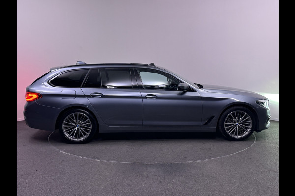 BMW 5 Serie Touring 530i Sportline 252pk | Panodak | Luxe Lederen comfortstoelen Memory | Head-up Display | Carplay | 360 Camera | Stoelventilatie |