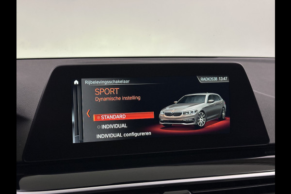 BMW 5 Serie Touring 530i Sportline 252pk | Panodak | Luxe Lederen comfortstoelen Memory | Head-up Display | Carplay | 360 Camera | Stoelventilatie |