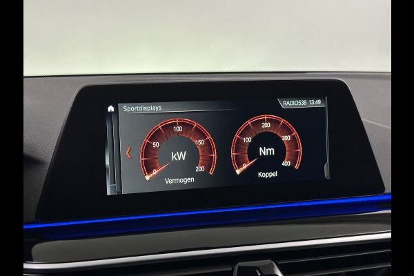 BMW 5 Serie Touring 530i Sportline 252pk | Panodak | Luxe Lederen comfortstoelen Memory | Head-up Display | Carplay | 360 Camera | Stoelventilatie |