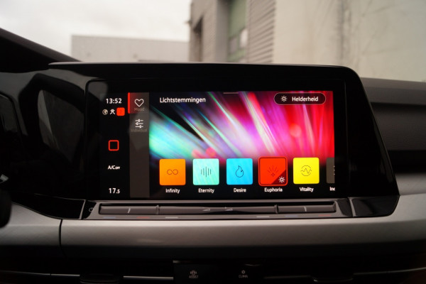 Volkswagen Golf 1.5 TSI 130pk Life Edition -LED-ECC-PDC-CARPLAY-