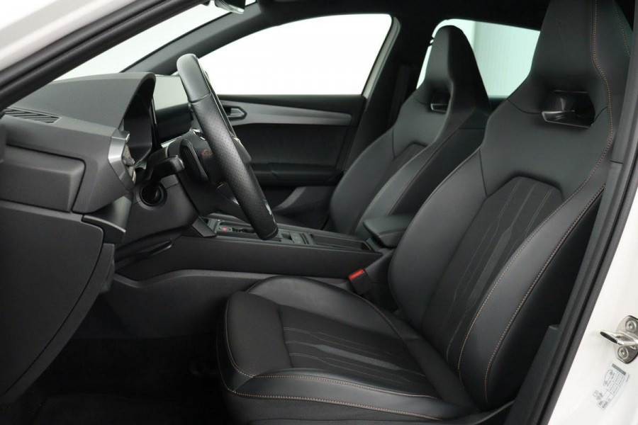 CUPRA Leon 1.4 e-Hybrid VZ | 245pk | Stoel & stuurverwarming | Camera | Sportstoelen | Navigatie | Keyless | Full LED