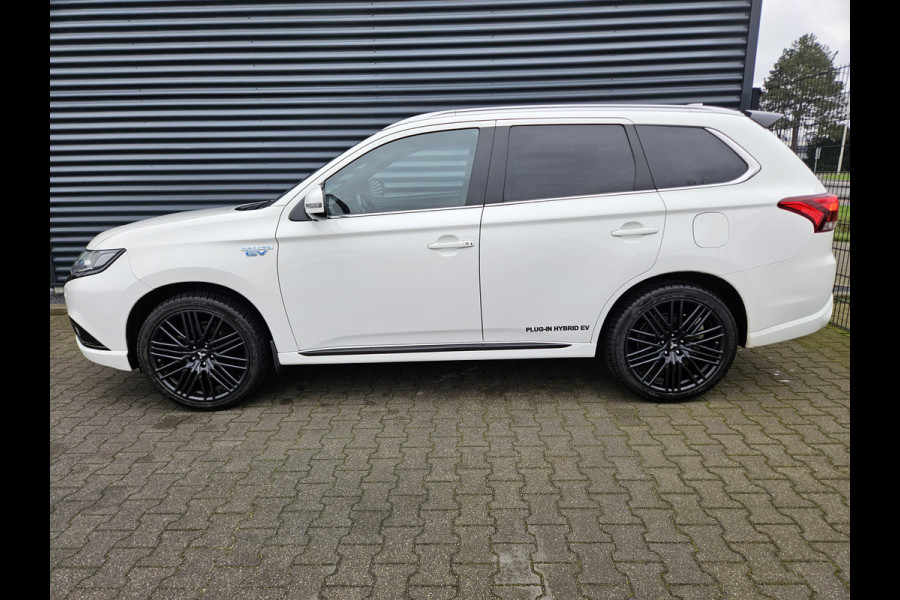 Mitsubishi Outlander 2.4 Intense S Plug In Hybrid Dealer O.H PHEV | Wegklapbare Trekhaak | Lederen Sportstoelen | LED Koplampen | 360 Camera | 20"L.M | Stuur & Stoelverwarming |