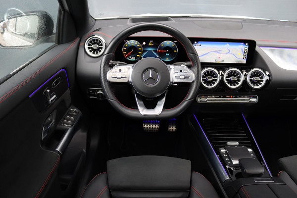 Mercedes-Benz EQA 300 4MATIC AMG Line 67 kWh | Panoramadak | Distronic+ | Memory | HUD | Keyless Go | Surround Camera | Augmented Reality | Sfeerverlichting | Advanced Sound System |