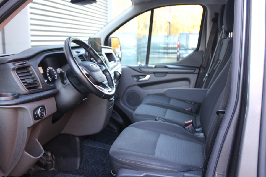 Ford Transit Custom 320 2.0 TDCI L2H1 Trend 130pk - 2x Schuifdeur - Carplay - Camera - Glaslook - Trekhaak - DAB - Rijklaar