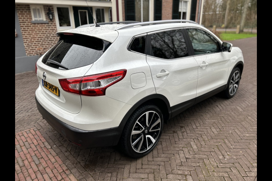 Nissan QASHQAI 1.2 Automaat Bns. Ed. Leder, Panodak, Trekhaak, 19” LMV