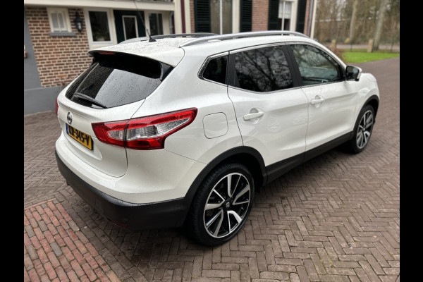 Nissan QASHQAI 1.2 Automaat Bns. Ed. Leder, Panodak, Trekhaak, 19” LMV