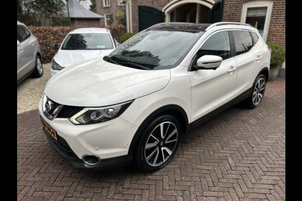 Nissan QASHQAI 1.2 Automaat Bns. Ed. Leder, Panodak, Trekhaak, 19” LMV