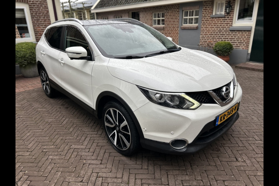 Nissan QASHQAI 1.2 Automaat Bns. Ed. Leder, Panodak, Trekhaak, 19” LMV