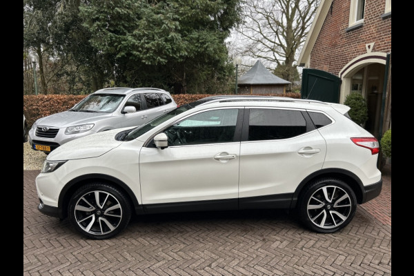 Nissan QASHQAI 1.2 Automaat Bns. Ed. Leder, Panodak, Trekhaak, 19” LMV