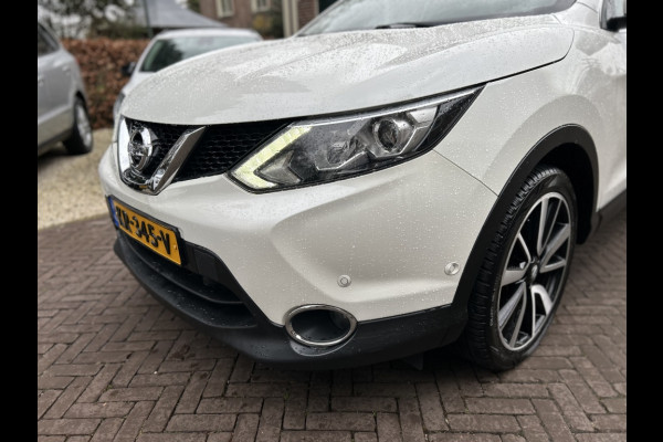 Nissan QASHQAI 1.2 Automaat Bns. Ed. Leder, Panodak, Trekhaak, 19” LMV