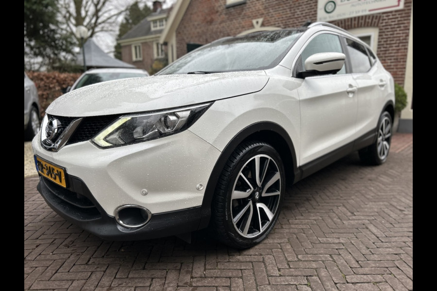 Nissan QASHQAI 1.2 Automaat Bns. Ed. Leder, Panodak, Trekhaak, 19” LMV