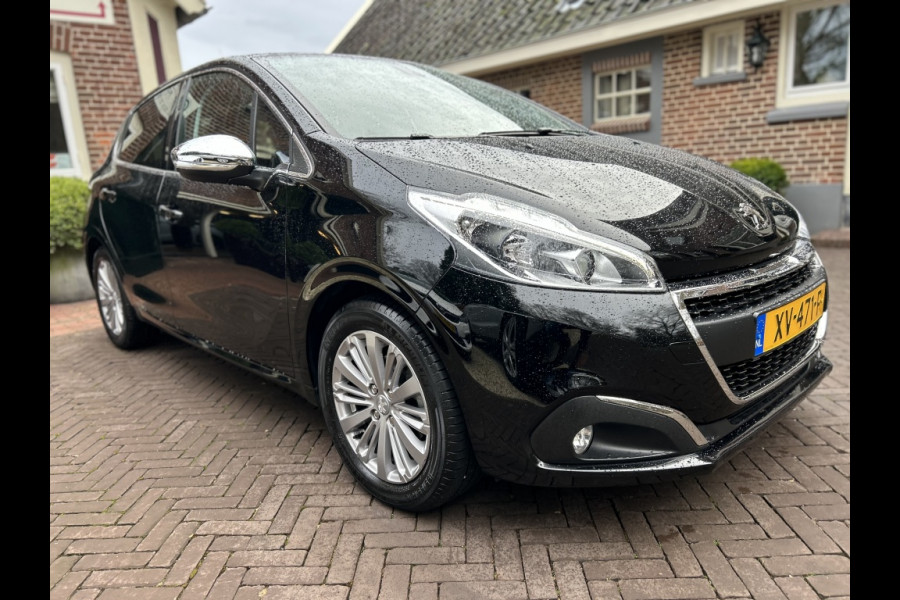 Peugeot 208 1.2 PT 110pk 5-drs Allure Navi, LMV, 39 dkm, 1e Eigenaar