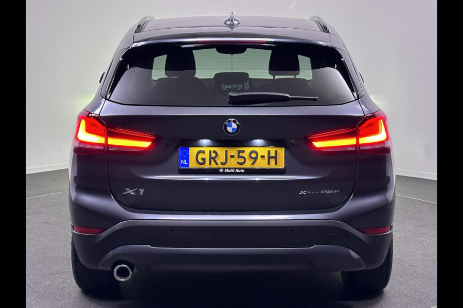 BMW X1 xDrive25e Sportline Plug in Hybrid | PHEV | Head-up Display | Camera | Navigatie | Sportstoelen Verwarmd | Led |