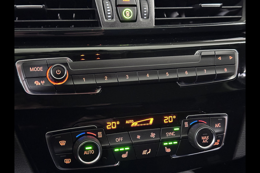 BMW X1 xDrive25e Sportline Plug in Hybrid | PHEV | Head-up Display | Camera | Navigatie | Sportstoelen Verwarmd | Led |