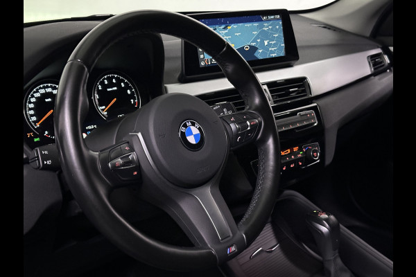 BMW X1 xDrive25e Sportline Plug in Hybrid | PHEV | Head-up Display | Camera | Navigatie | Sportstoelen Verwarmd | Led |