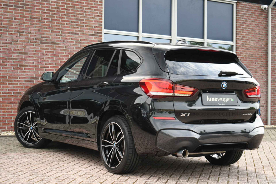 BMW X1 xDrive25e M-Sport Pano Trekh ACC Camera HUD 19inch El-Klep