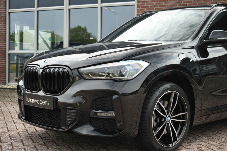 BMW X1 xDrive25e M-Sport Pano Trekh ACC Camera HUD 19inch El-Klep