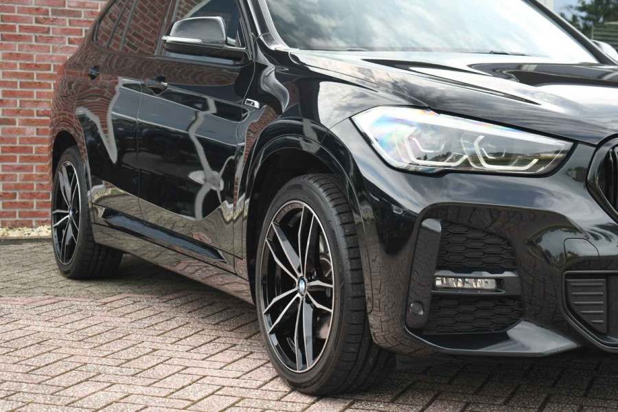 BMW X1 xDrive25e M-Sport Pano Trekh ACC Camera HUD 19inch El-Klep