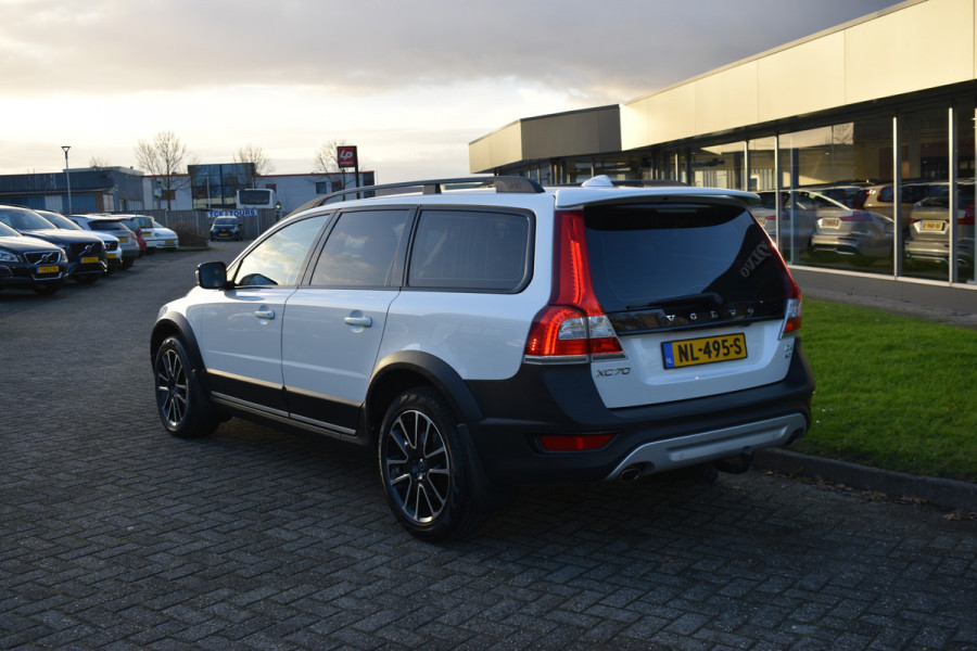 Volvo XC70 D4 181PK Automaat Polar+ ACC | Blis | Trekhaak | Elektr. stoel | Leder | Camera | 18"LMV | Stoelverwarming