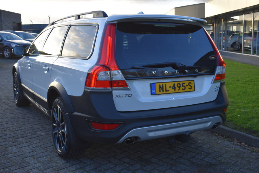 Volvo XC70 D4 181PK Automaat Polar+ ACC | Blis | Trekhaak | Elektr. stoel | Leder | Camera | 18"LMV | Stoelverwarming