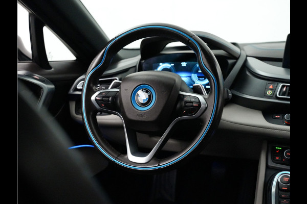 BMW i8 Coupe 375pk (dealer-onderhouden,NL geleverd,carbon,head-up,leer,laser)