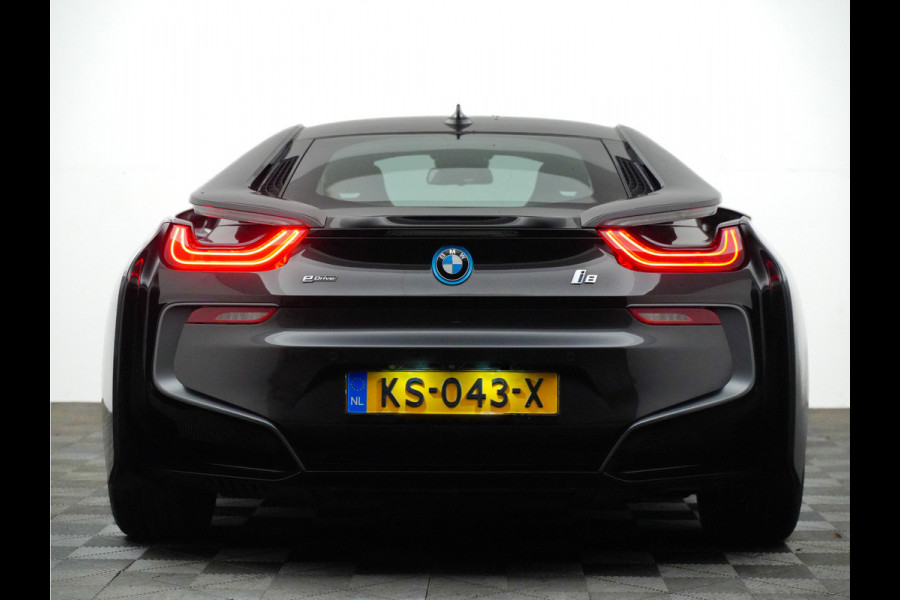 BMW i8 Coupe 375pk (dealer-onderhouden,NL geleverd,carbon,head-up,leer,laser)