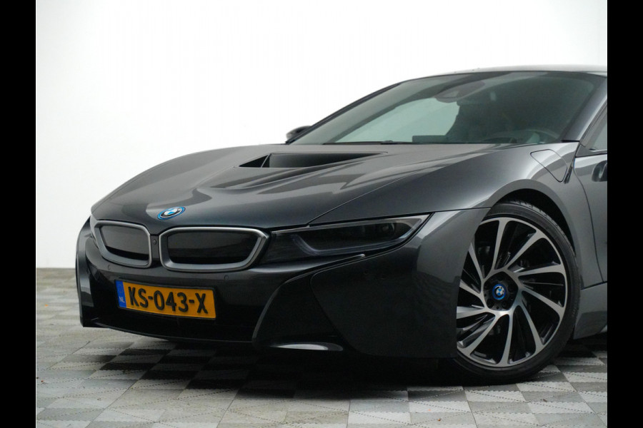 BMW i8 Coupe 375pk (dealer-onderhouden,NL geleverd,carbon,head-up,leer,laser)