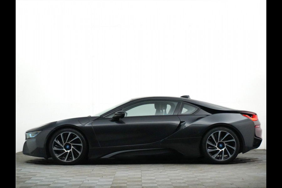 BMW i8 Coupe 375pk (dealer-onderhouden,NL geleverd,carbon,head-up,leer,laser)