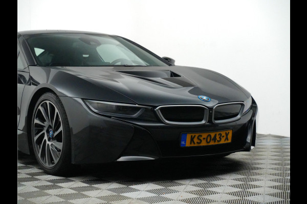 BMW i8 Coupe 375pk (dealer-onderhouden,NL geleverd,carbon,head-up,leer,laser)