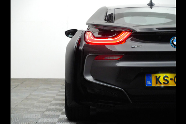 BMW i8 Coupe 375pk (dealer-onderhouden,NL geleverd,carbon,head-up,leer,laser)