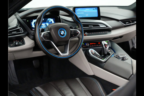 BMW i8 Coupe 375pk (dealer-onderhouden,NL geleverd,carbon,head-up,leer,laser)