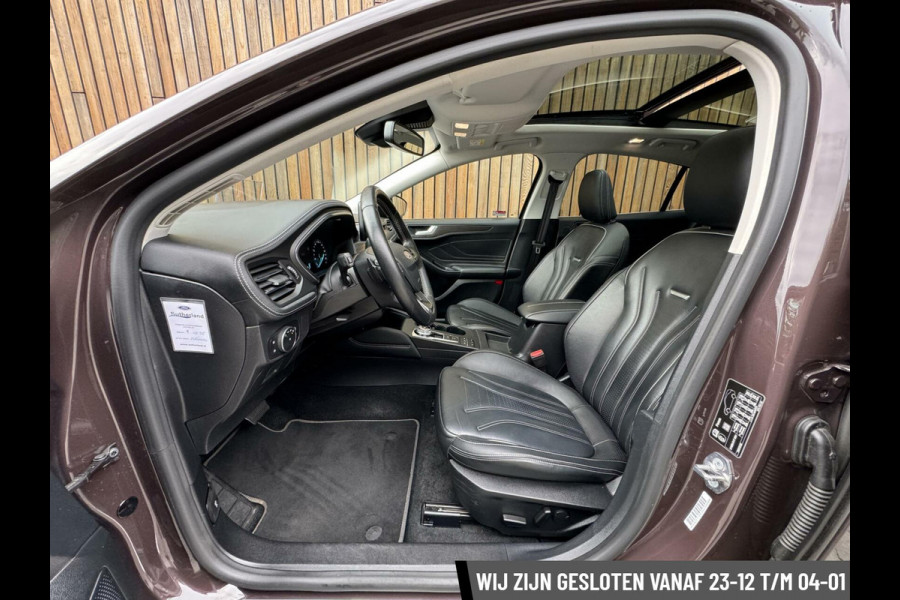 Ford Focus 1.5 EcoBoost Vignale Automaat | Panoramadak | B&O audiosysteem | Trekhaak | Navigatiesysteem | Elektrische bestuurdersstoel | Ad