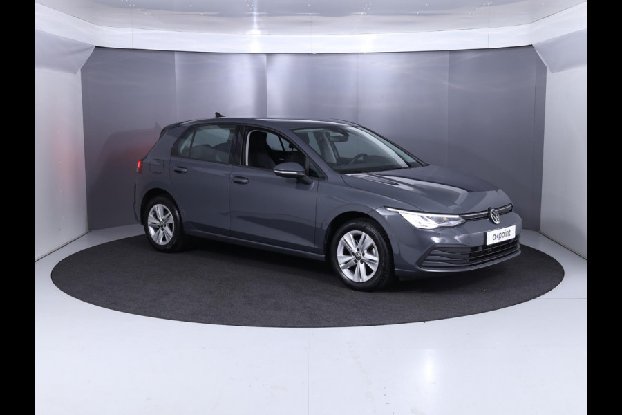 Volkswagen Golf 1.0 TSI Life 110 pk | Navigatie via App | Parkeersensoren (Park assist) | Achteruitrijcamera | Adaptieve cruise control | LED koplampen | Elektr. bestuurdersstoel |