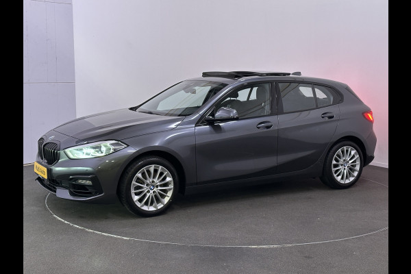 BMW 1-serie 118i Sportline 140pk Dealer O.H | Panodak | Apple Carplay | Sportstoelen Verwarmd | DAB | Sfeerverlichting | 17"L.M | Navi Full Map |