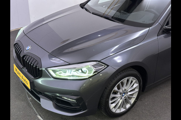 BMW 1-serie 118i Sportline 140pk Dealer O.H | Panodak | Apple Carplay | Sportstoelen Verwarmd | DAB | Sfeerverlichting | 17"L.M | Navi Full Map |