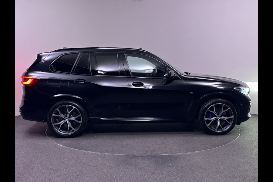 BMW X5 xDrive45e M Sport Plug In Hybrid 394pk INCL BTW PHEV | Panodak | Trekhaak af fabriek | Adaptive Cruise | Laser LED | Head Up | 21"L.M | Carbonpakket |