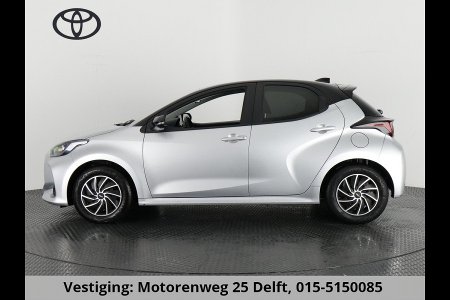 Toyota Yaris 1.5 HYBRID AUTOMAAT BI-TONE PACK CARPLAY NAVI. CAMERA.ADAPTIVE CRUISE. GARANTIE TOT 4-2034 !