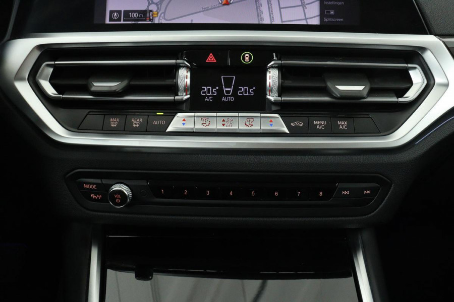 BMW 3 Serie 318i Executive | Sport Line | Trekhaak | Leder | Sportstoelen | Carplay | Live Cockpit | Full LED | PDC | Climate control