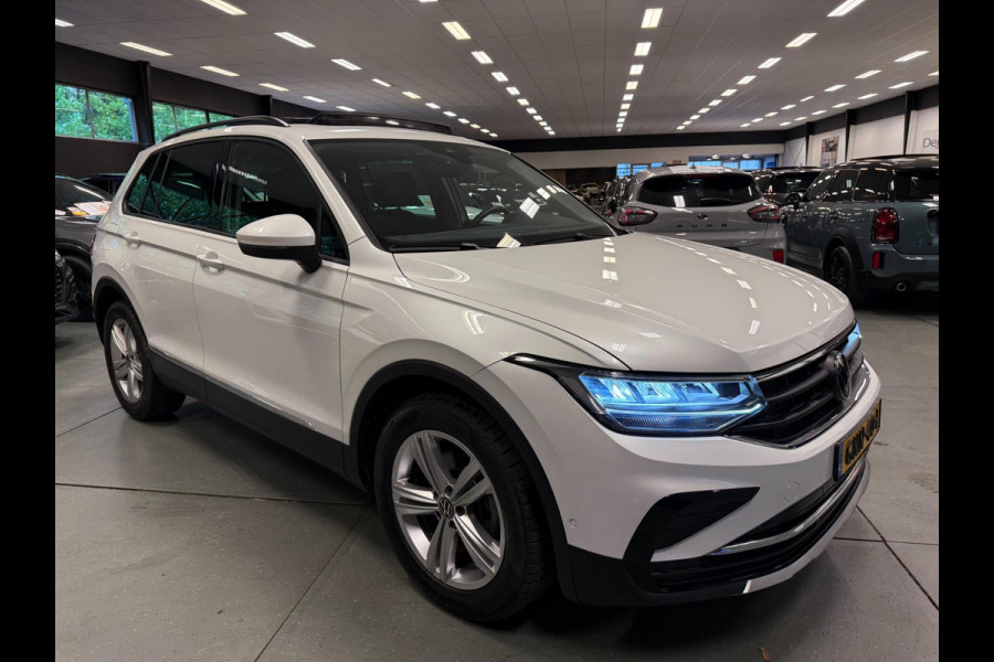 Volkswagen Tiguan 1.5 TSI COMFORTLINE PANO/NAVI/LEDER/ECC/PDC/CRUISE///