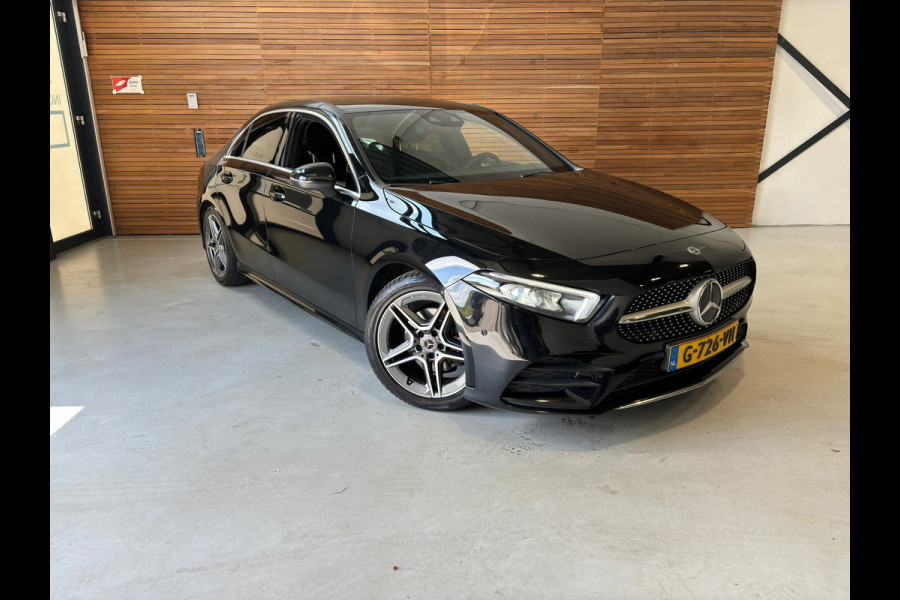 Mercedes-Benz A-Klasse 180 Business Solution AMG | NL-auto | Incl BTW | Full LED | Camera | Virtual | Apple Carplay |