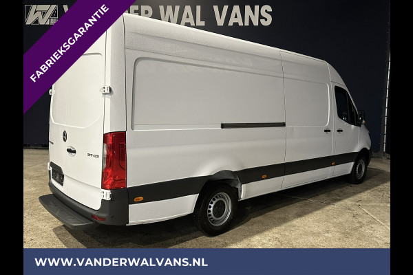 Mercedes-Benz Sprinter 317 CDI 170pk L3H2 Fabrieksgarantie Euro6 Airco | Camera | Apple Carplay | Android Auto Cruisecontrol, Parkeersensoren, Bijrijdersbank, Stoelverwarming, MBUX