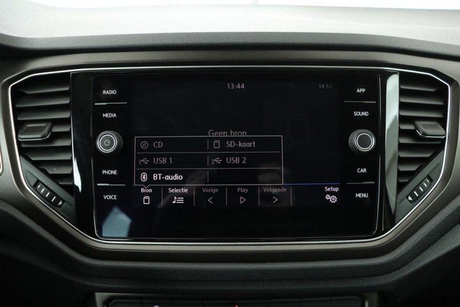 Volkswagen T-Roc 1.0 TSI Style | Adaptive cruise | Carplay | Climate control | PDC | Bluetooth | LED