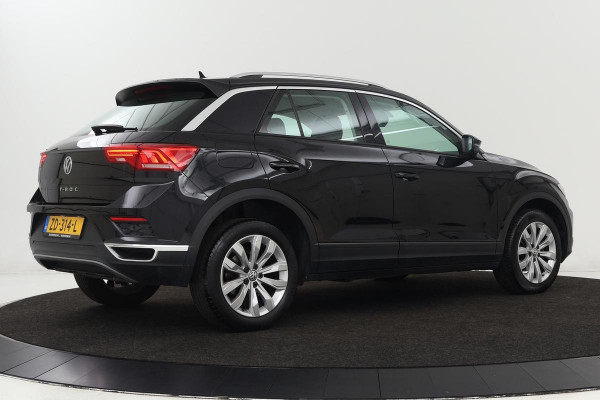 Volkswagen T-Roc 1.0 TSI Style | Adaptive cruise | Carplay | Climate control | PDC | Bluetooth | LED